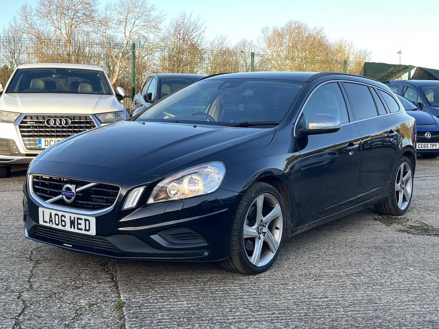 Used Volvo V60 2012 for sale - 76858893: Photo 2