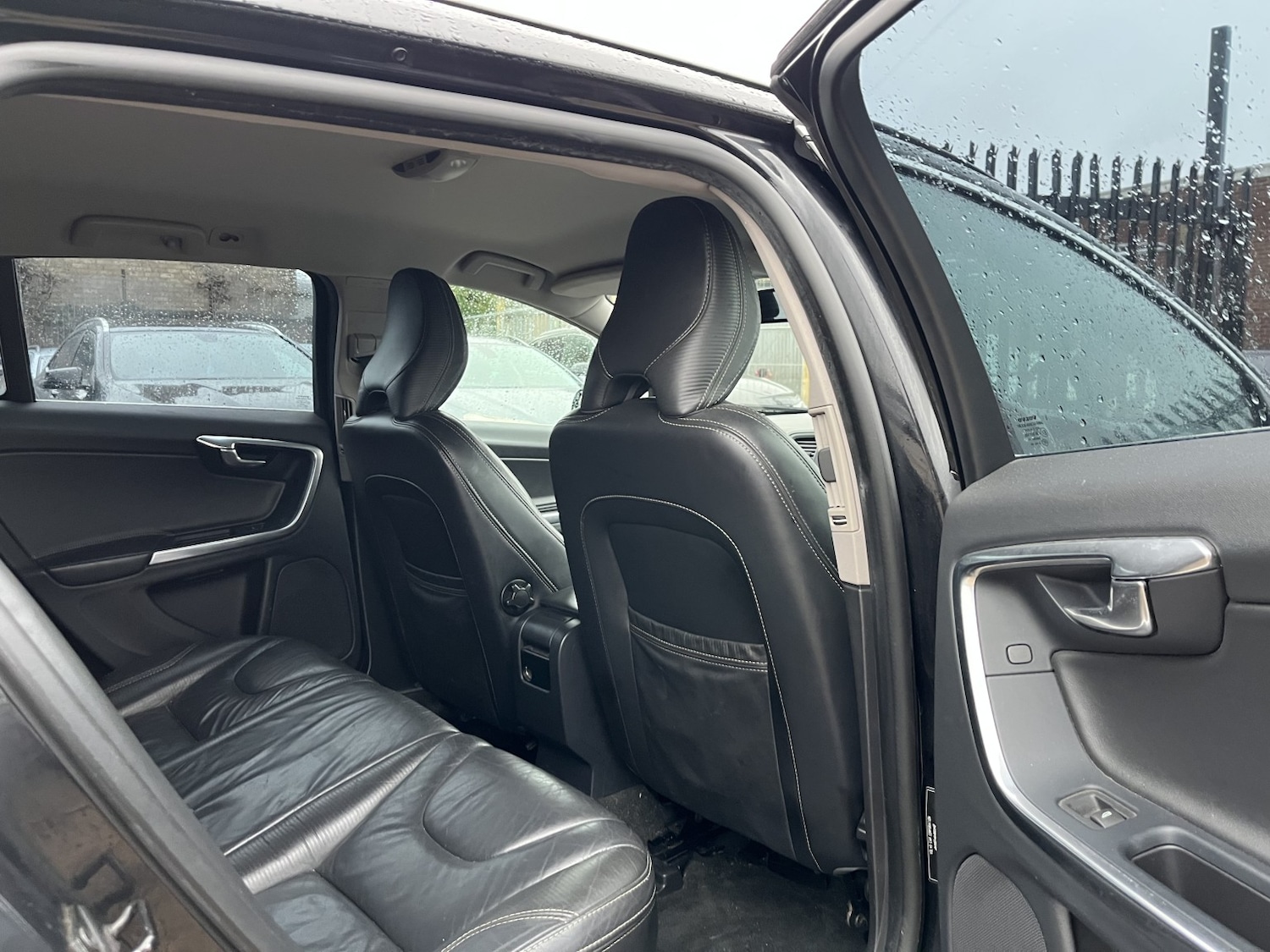 Used Volvo V60 2012 for sale - 76858893: Photo 20