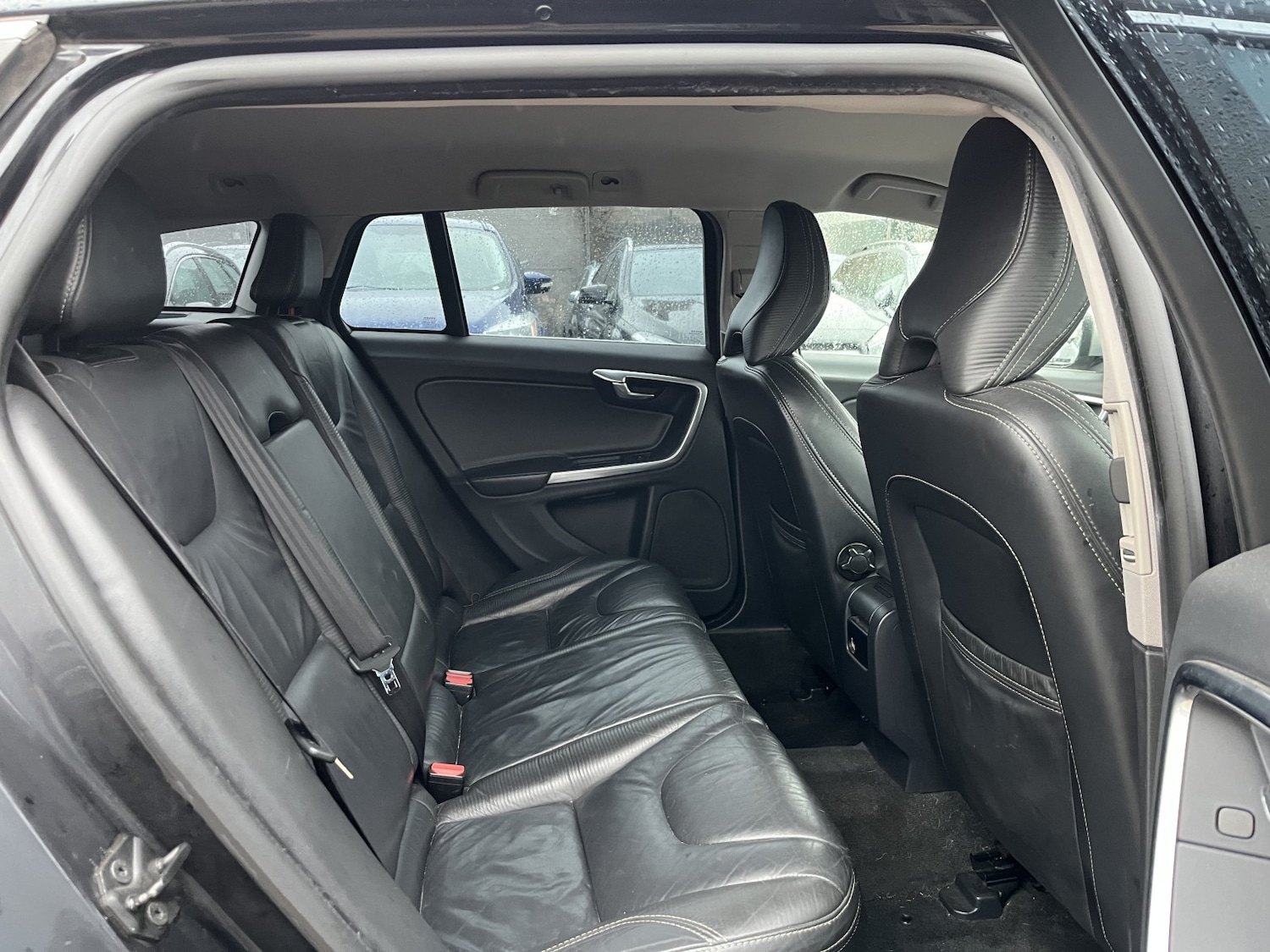 Used Volvo V60 2012 for sale - 76858893: Photo 21