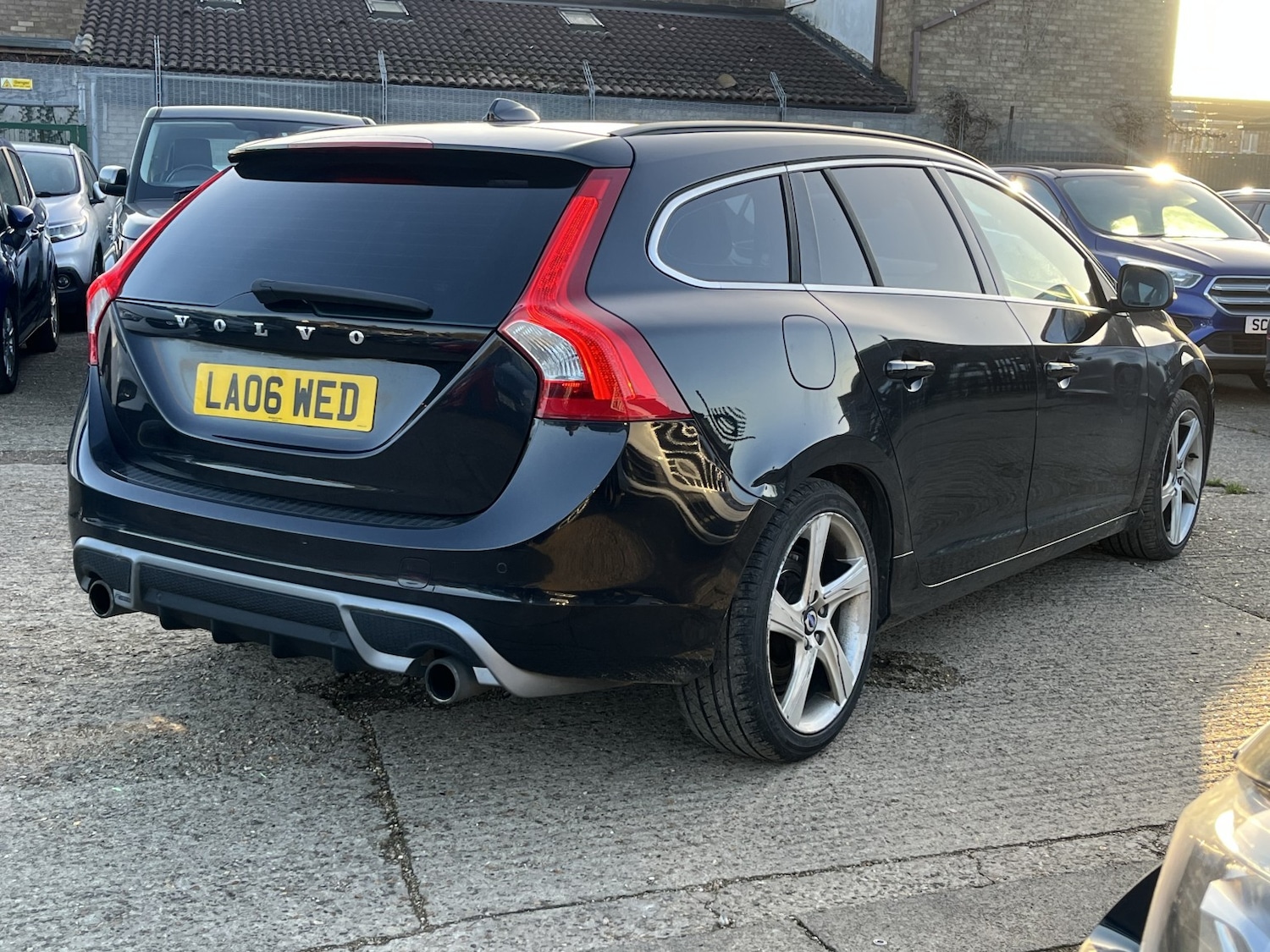 Used Volvo V60 2012 for sale - 76858893: Photo 4
