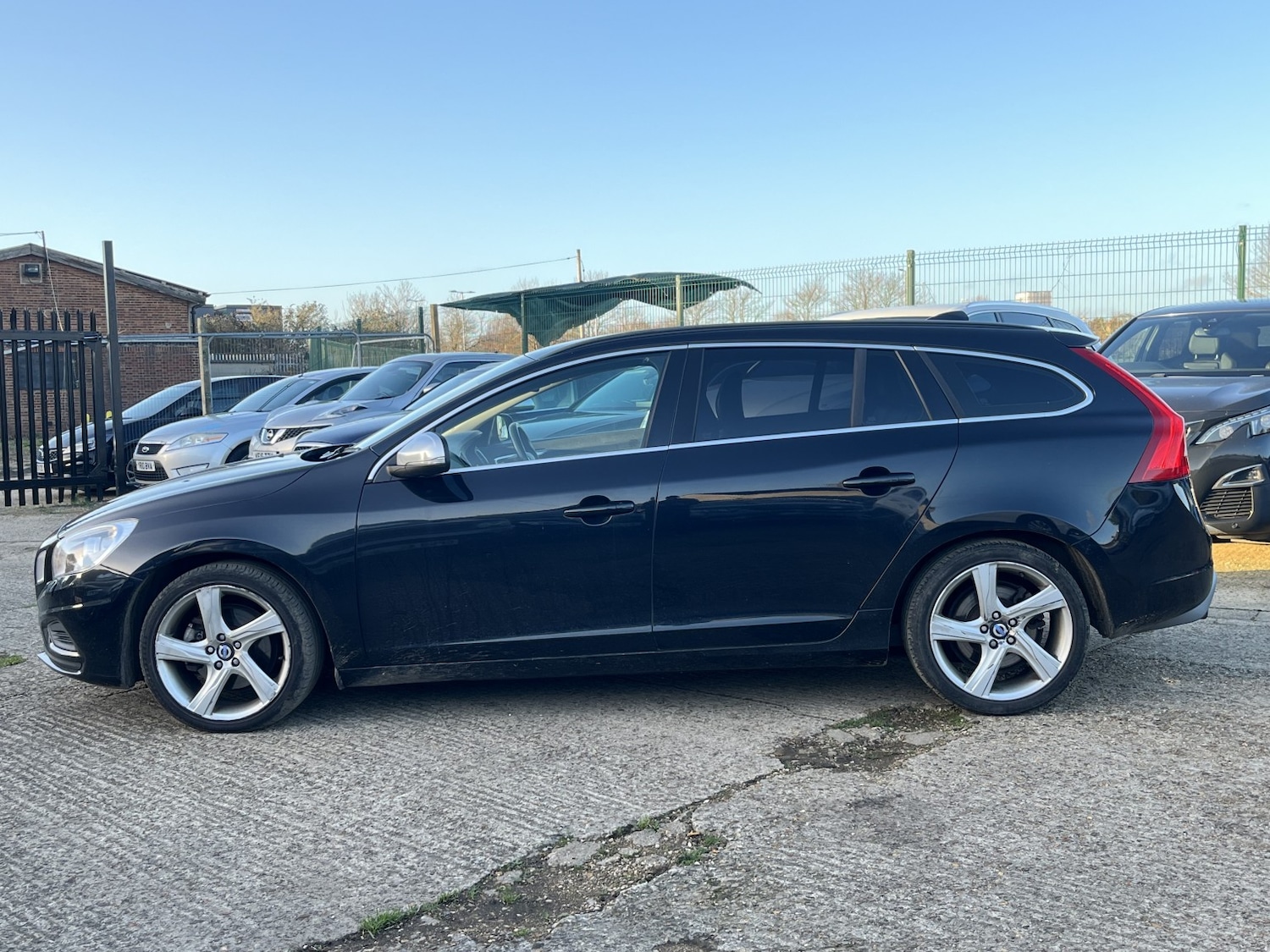 Used Volvo V60 2012 for sale - 76858893: Photo 6