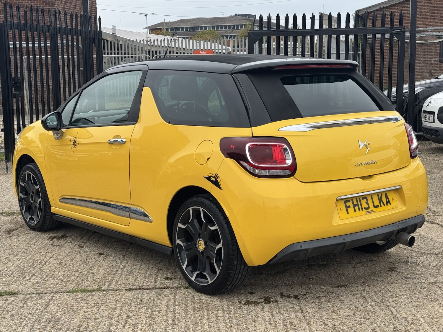 Used Citroen DS3 2013 for sale - 76249300: Photo 5