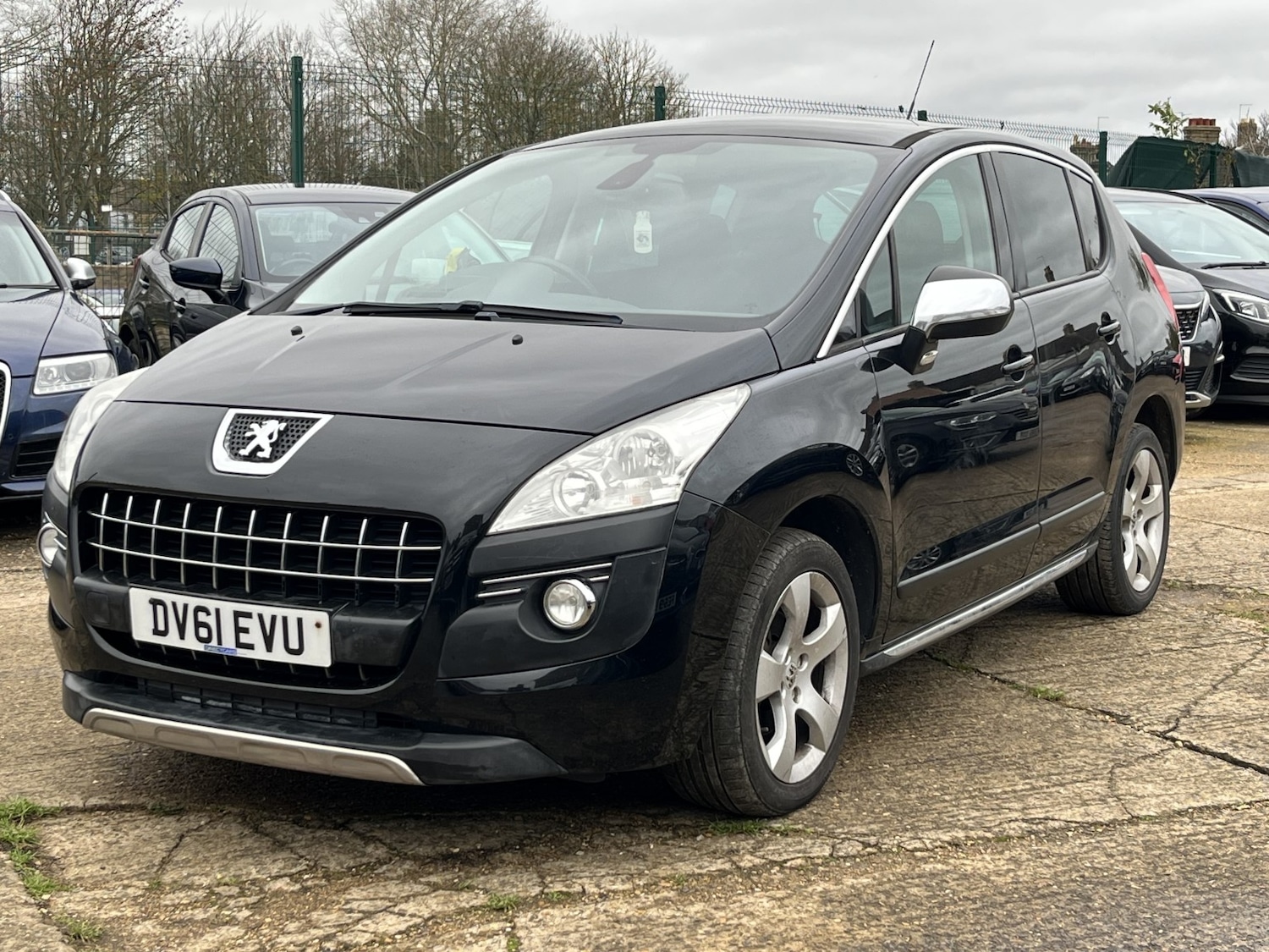 Used Peugeot 3008 2011 for sale - 76725667: Photo 2