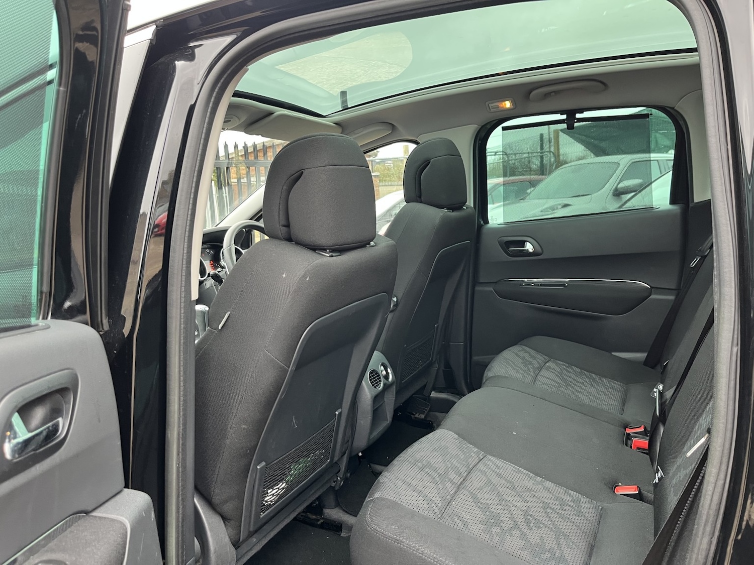 Used Peugeot 3008 2011 for sale - 76725667: Photo 21