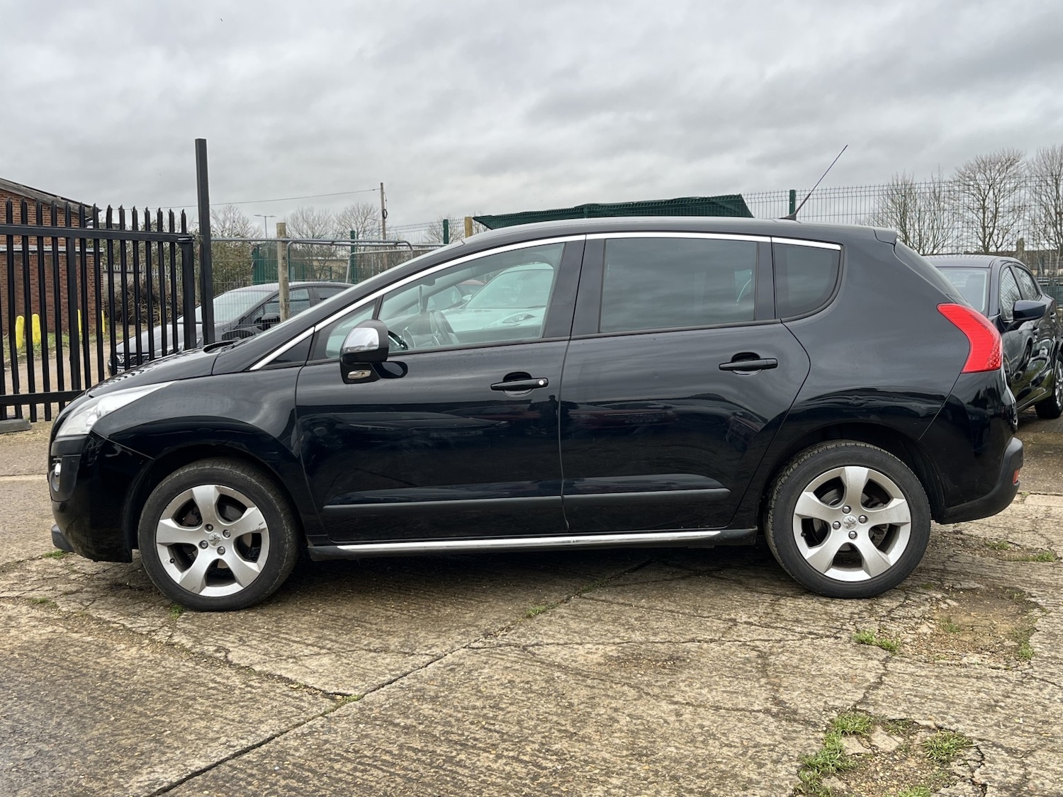Used Peugeot 3008 2011 for sale - 76725667: Photo 5