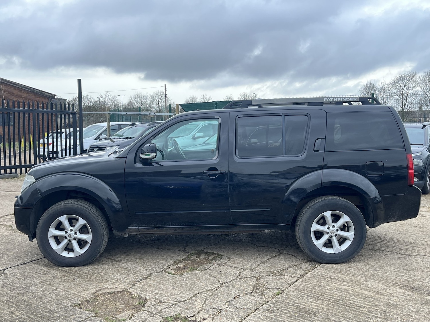 Used Nissan Pathfinder 2010 for sale - 77487218: Photo 9