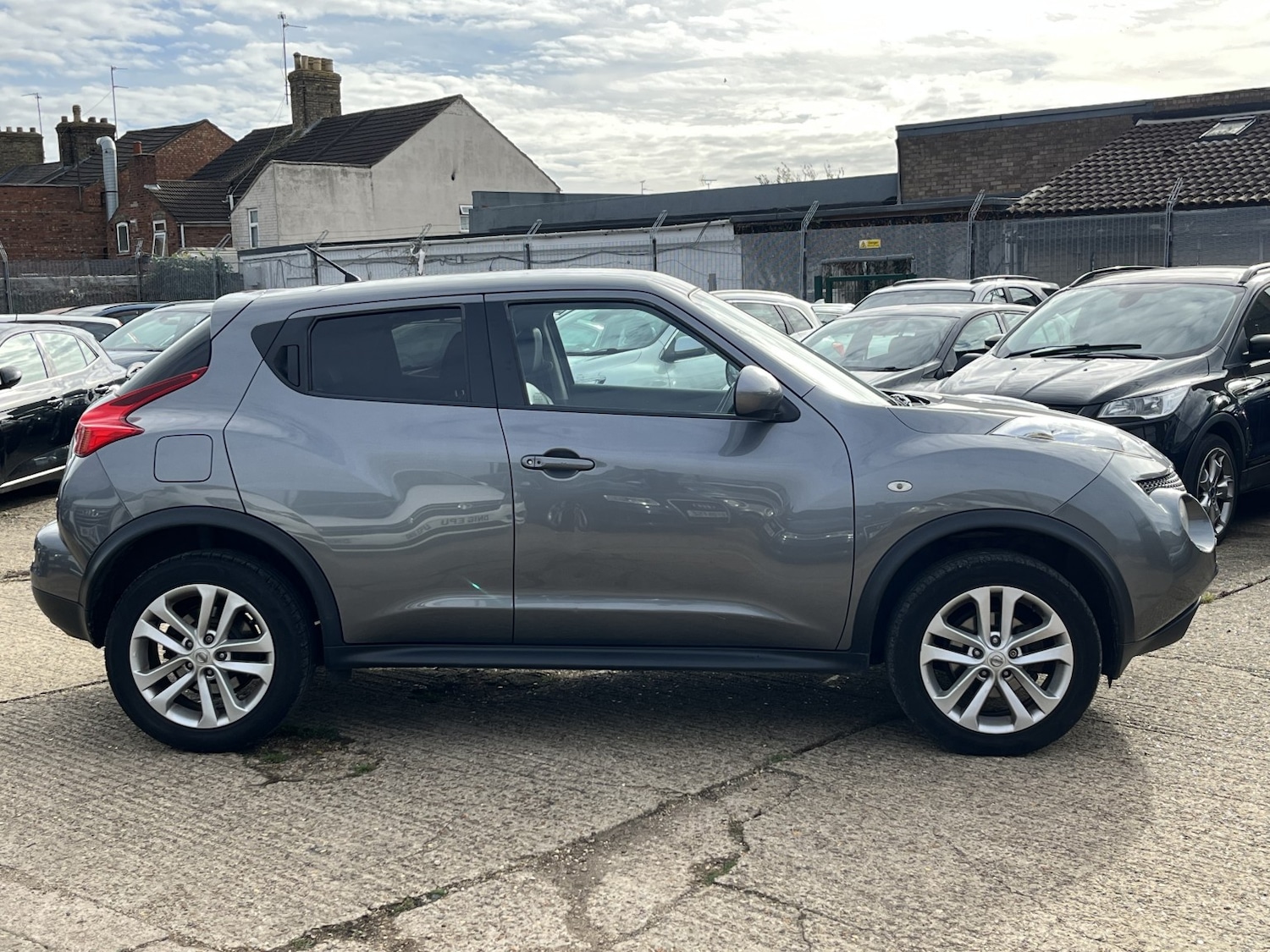 Used Nissan Juke 2011 for sale - 76358198: Photo 4