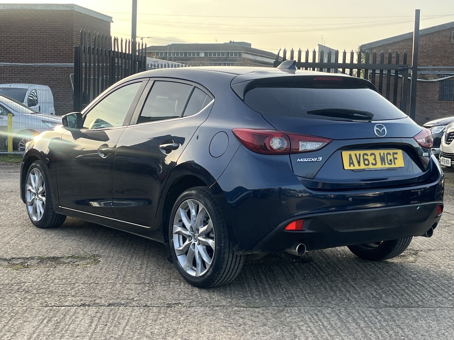 Used Mazda Mazda3 2014 for sale - 77687619: Photo 3