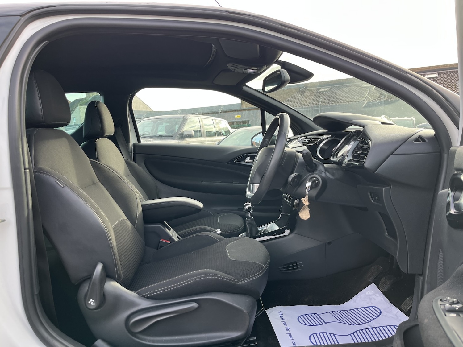 Used Citroen DS3 2013 for sale - 76848681: Photo 10