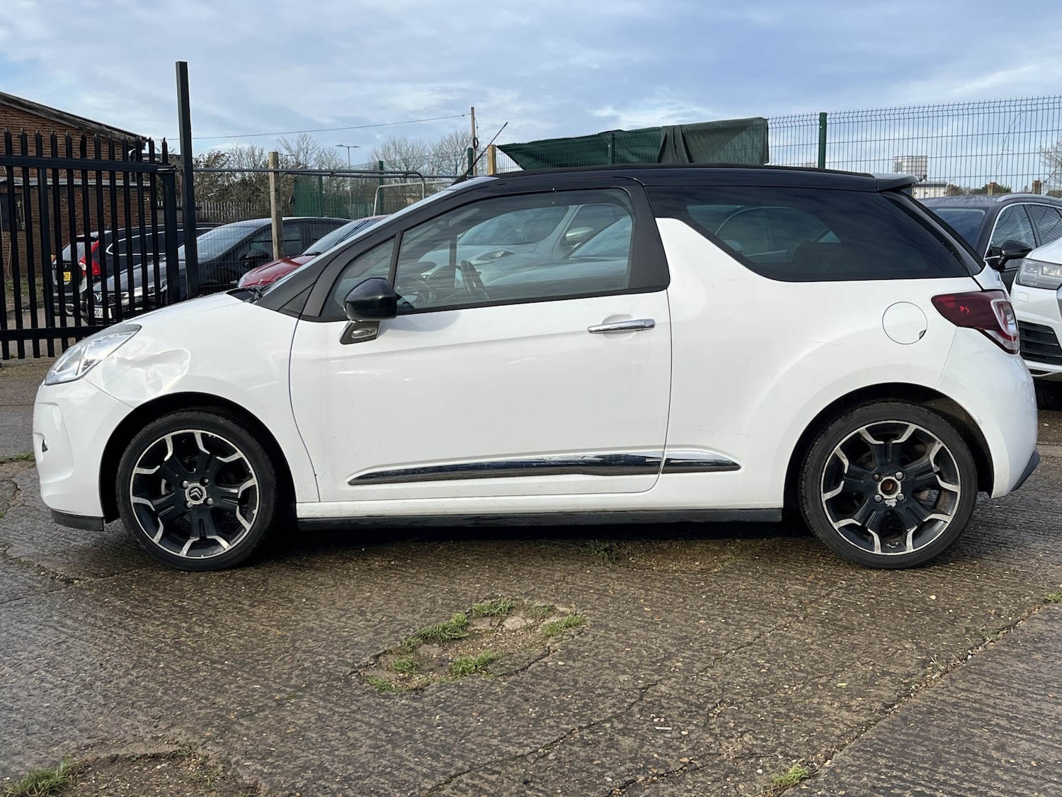 Used Citroen DS3 2013 for sale - 76848681: Photo 5