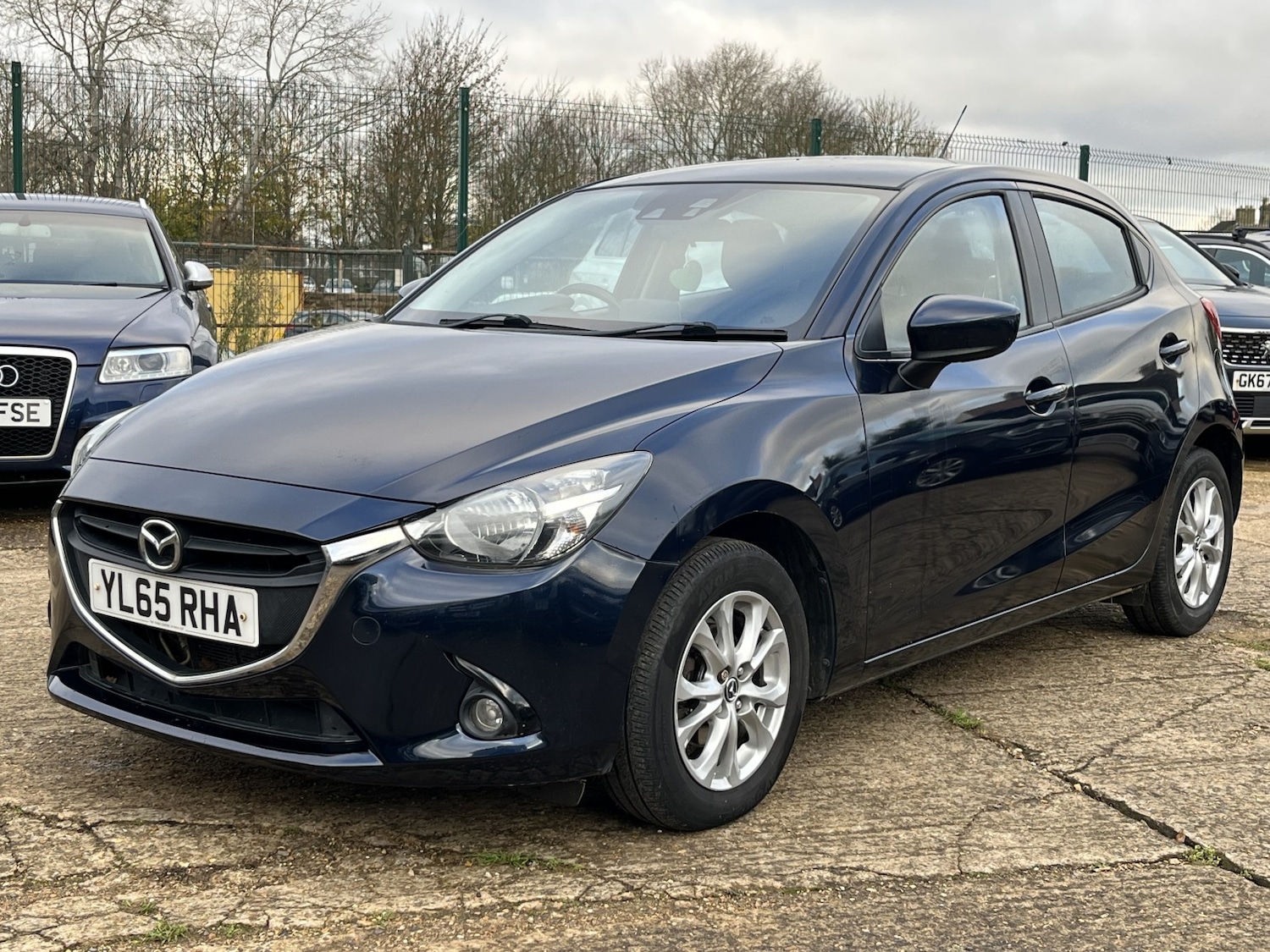 Used Mazda Mazda2 2016 for sale - 76673305: Photo 2