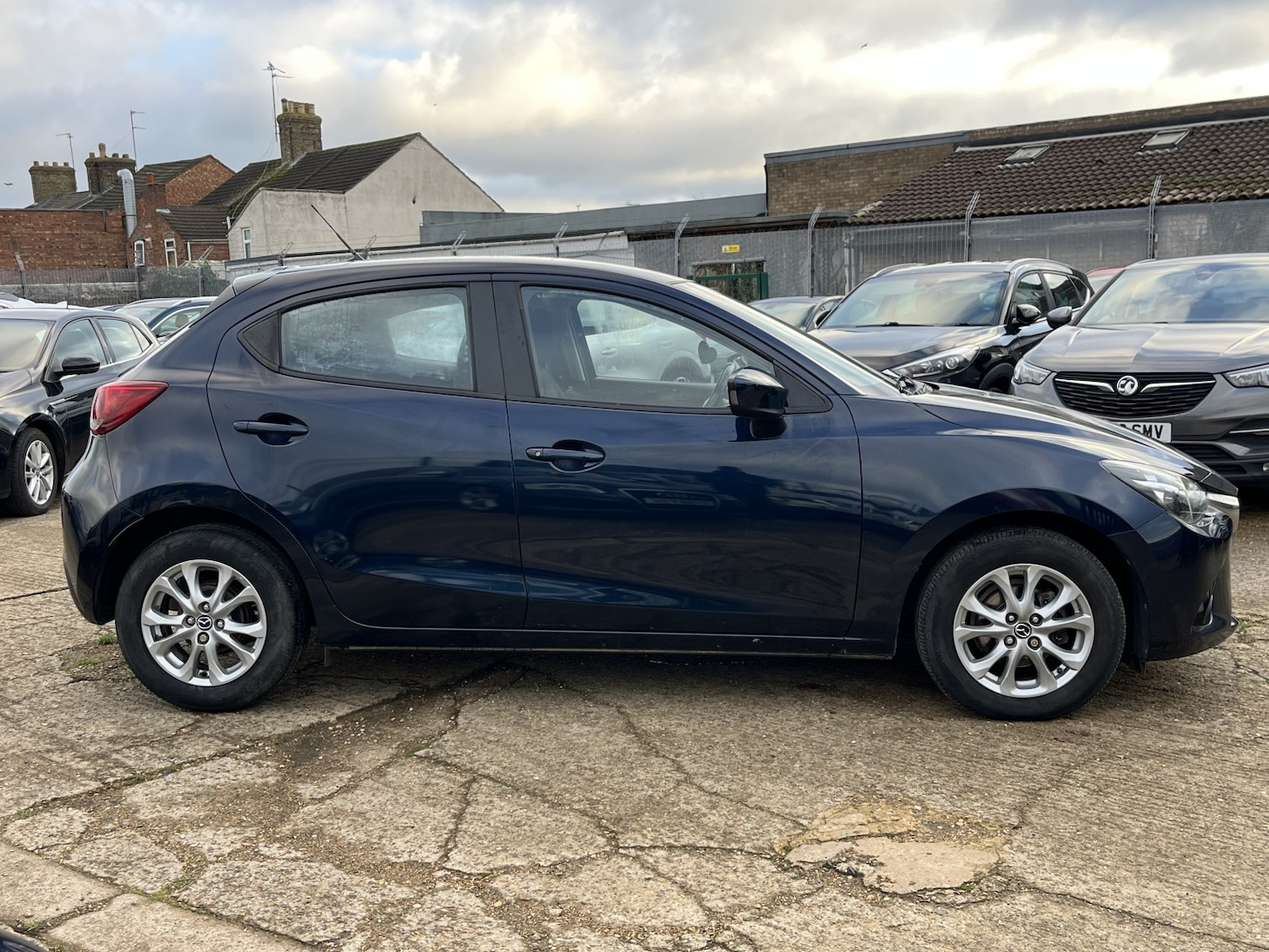Used Mazda Mazda2 2016 for sale - 76673305: Photo 7