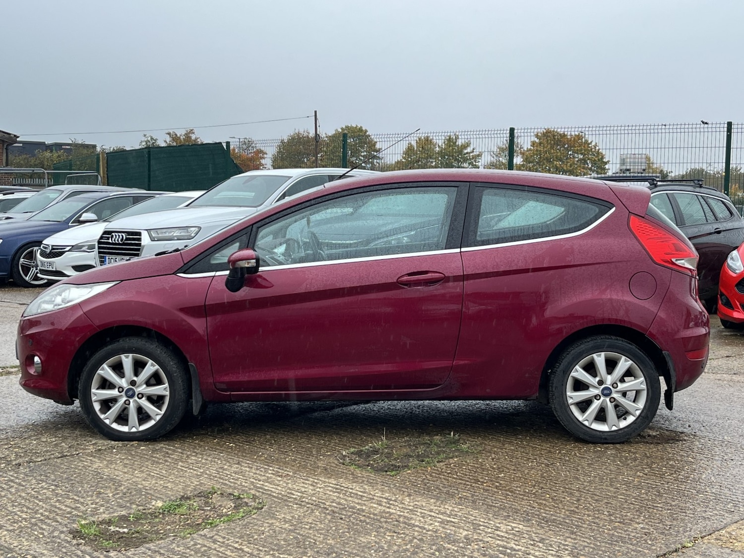 Used Ford Fiesta 2010 for sale - 76319456: Photo 6