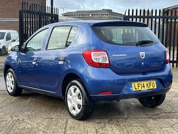 Used Dacia Sandero 2014 for sale - 76848723: Photo