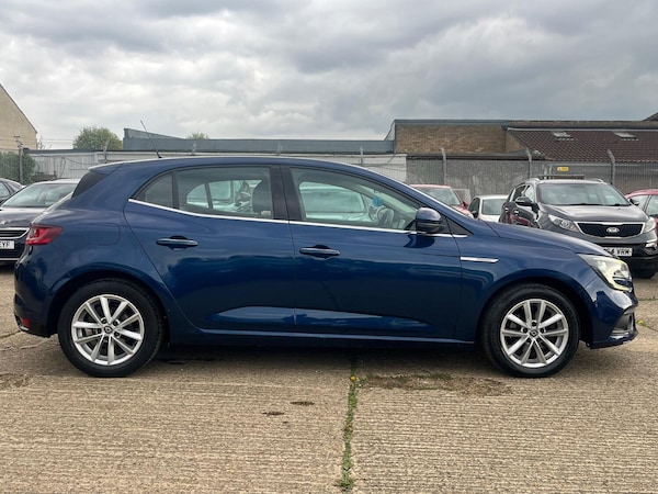 Used Renault Megane 2017 for sale - 74729130: Photo 5