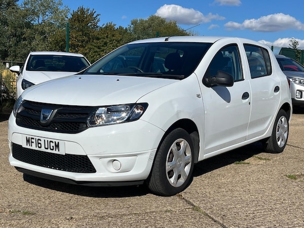 Used Dacia Sandero 2016 for sale - 76035574: Photo 2