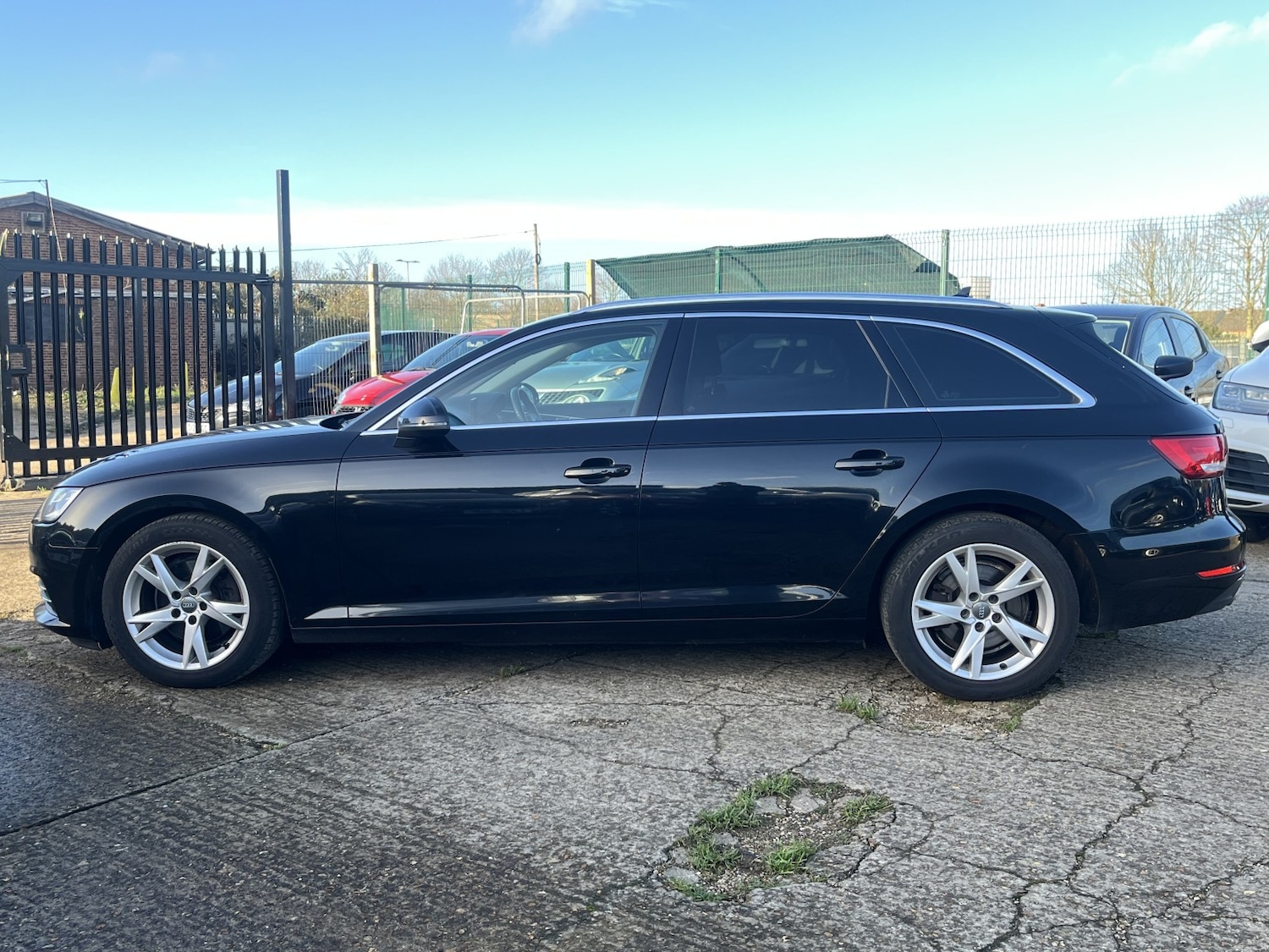 Used Audi A4 2016 for sale - 76741357: Photo 6
