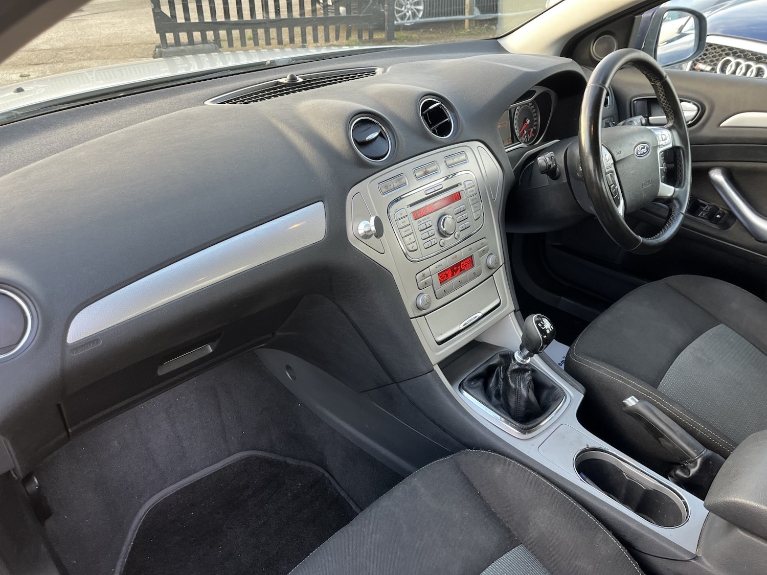 Used Ford Mondeo 2010 for sale - 76848712: Photo 12