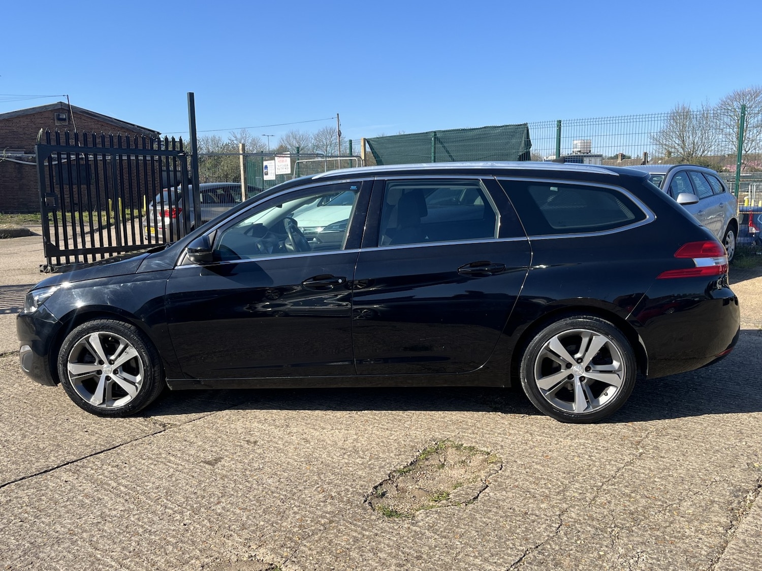 Used Peugeot 308 SW 2015 for sale - 77937793: Photo 6