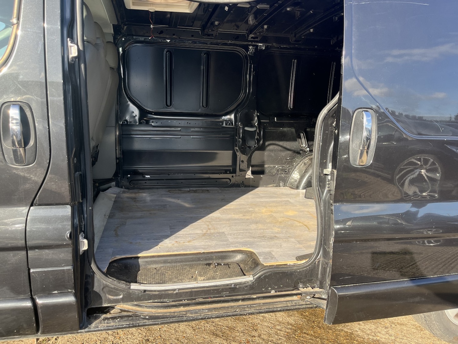 Used Vauxhall Vivaro 2011 for sale - 76576866: Photo 21