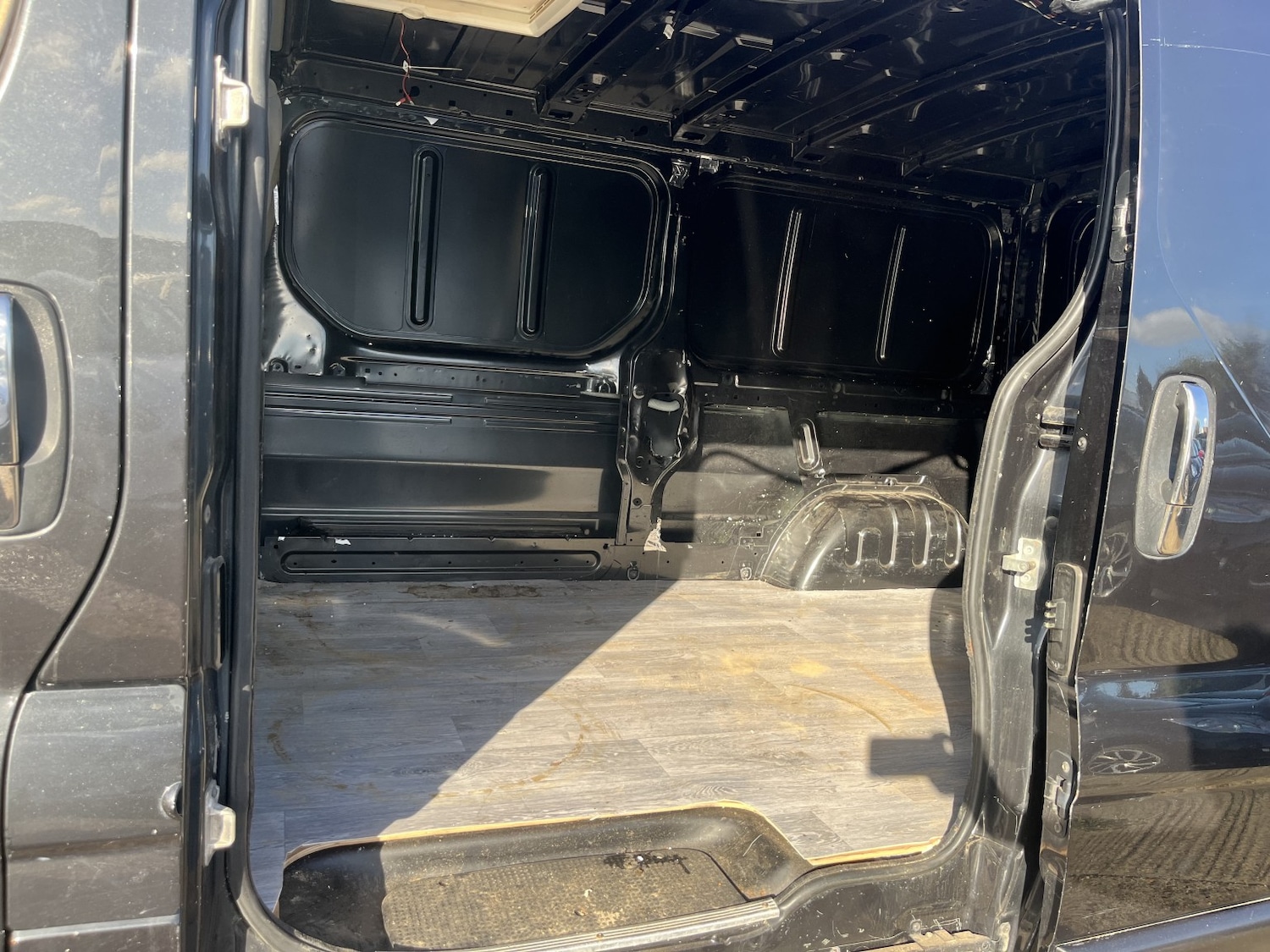 Used Vauxhall Vivaro 2011 for sale - 76576866: Photo 22