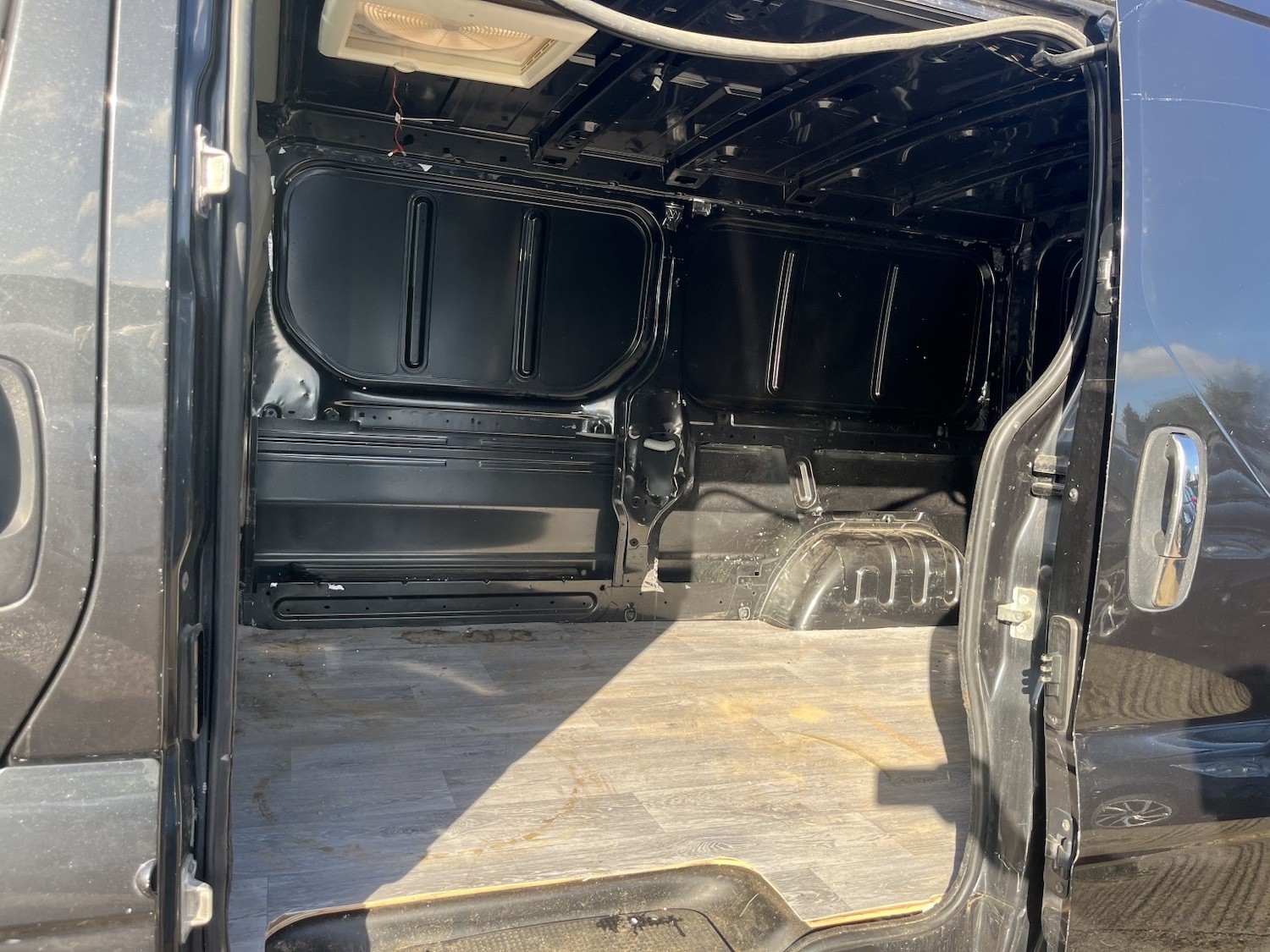 Used Vauxhall Vivaro 2011 for sale - 76576866: Photo 23