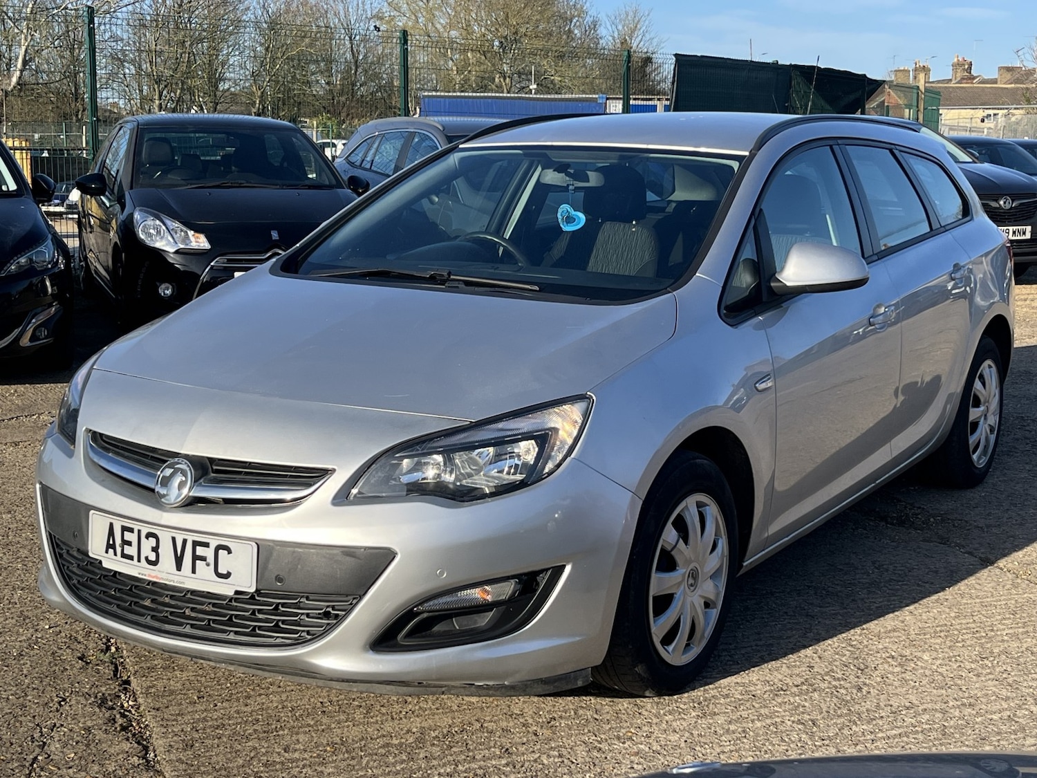 Used Vauxhall Astra 2013 for sale - 77931332: Photo 2