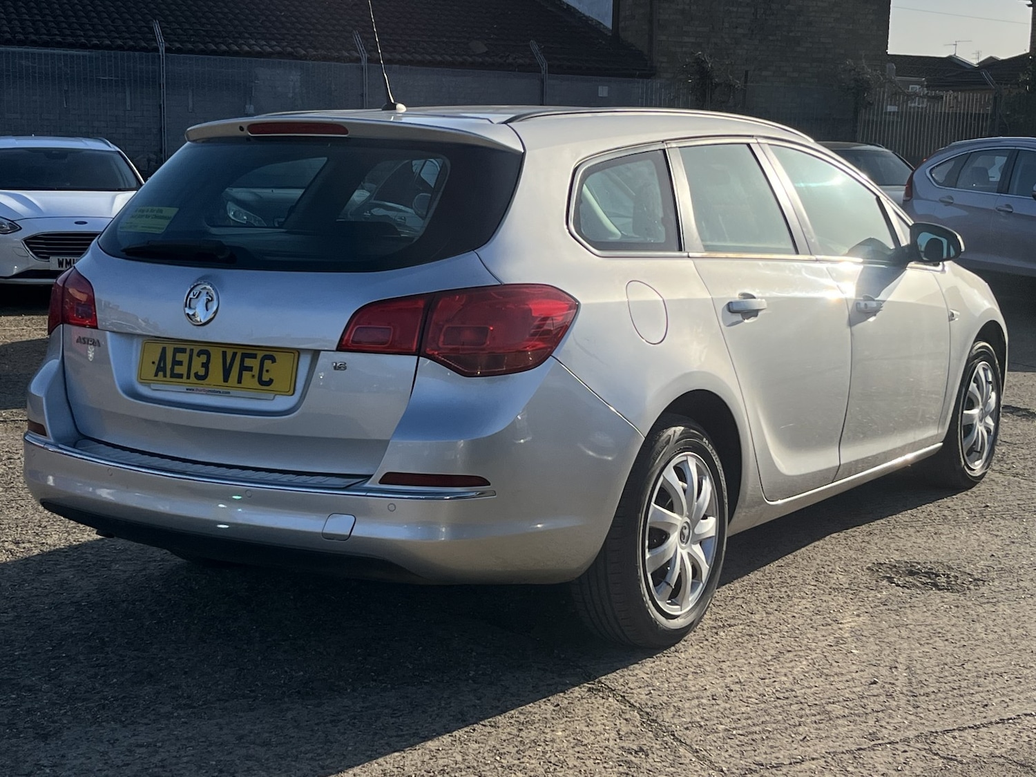 Used Vauxhall Astra 2013 for sale - 77931332: Photo 4