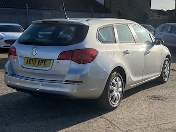 Used Vauxhall Astra 2013 for sale - 77931332: Photo