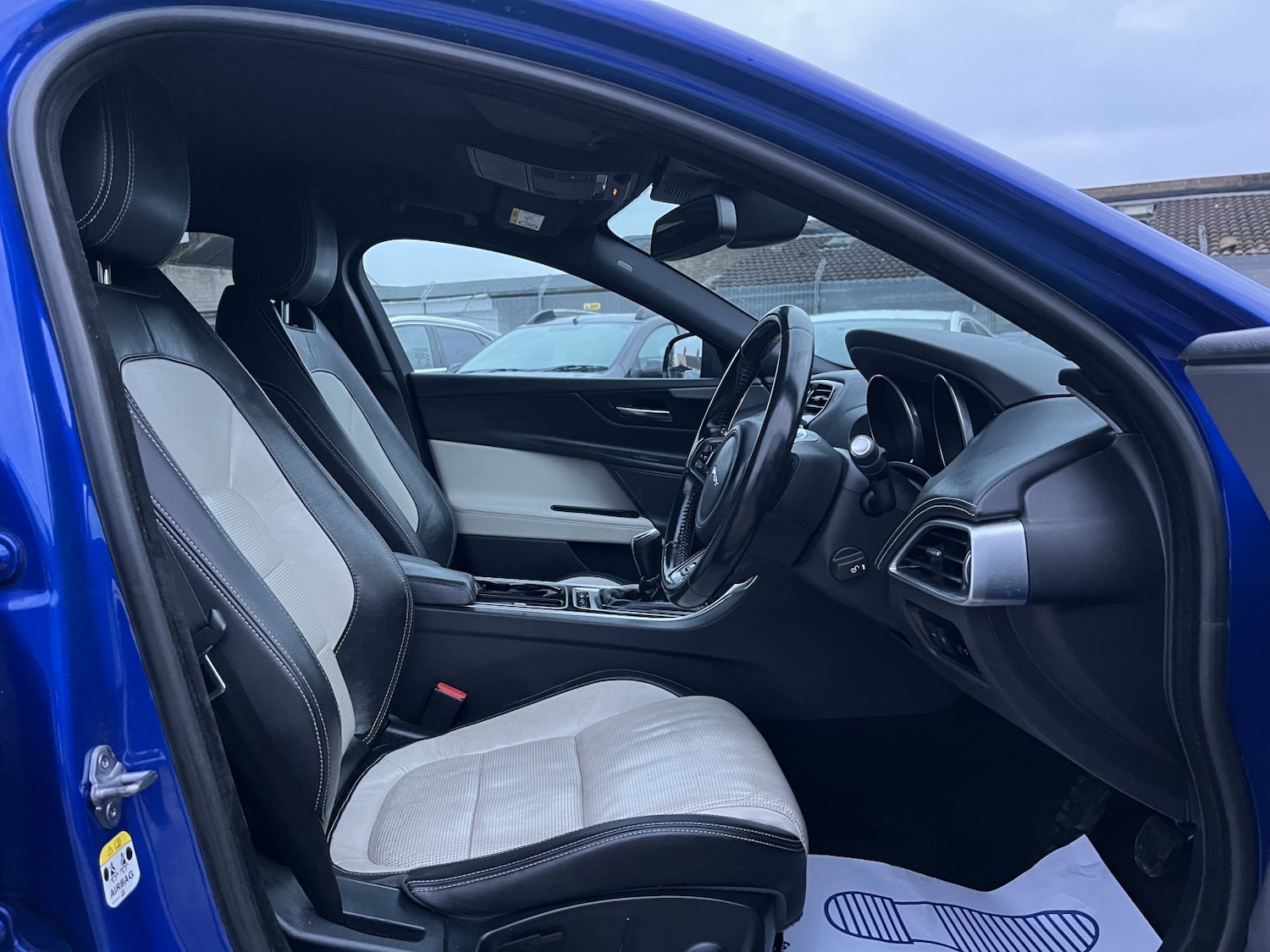 Used Jaguar XE 2016 for sale - 77400035: Photo 11