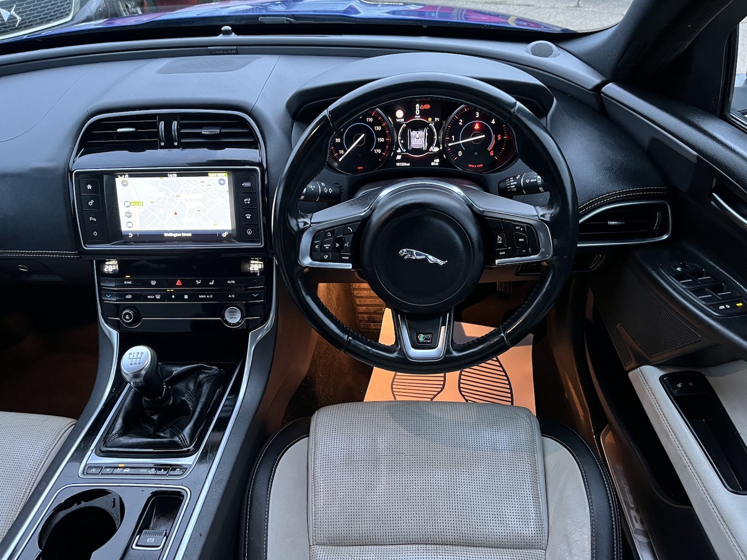 Used Jaguar XE 2016 for sale - 77400035: Photo 14