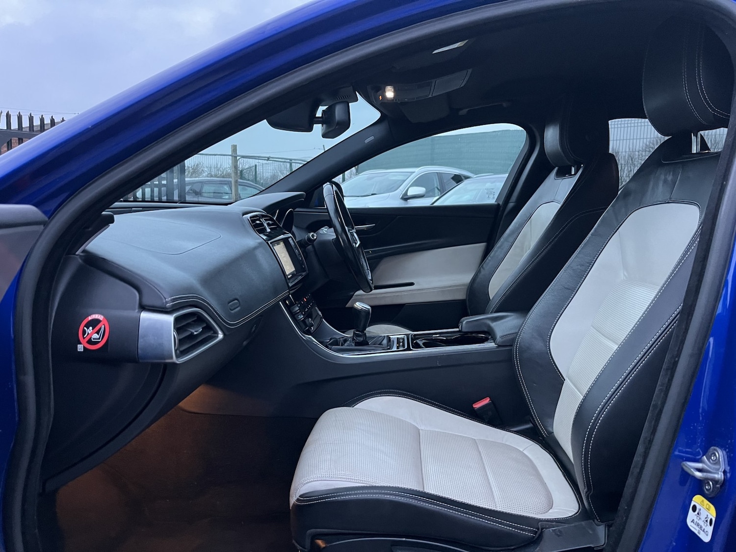 Used Jaguar XE 2016 for sale - 77400035: Photo 16