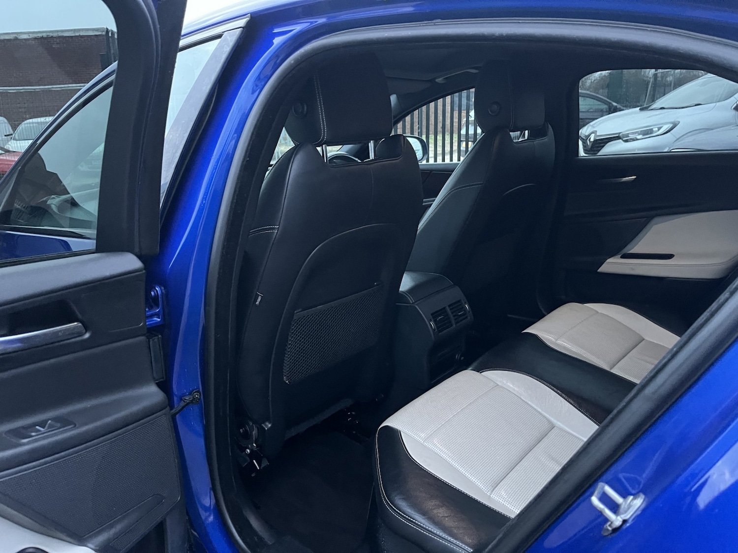 Used Jaguar XE 2016 for sale - 77400035: Photo 18