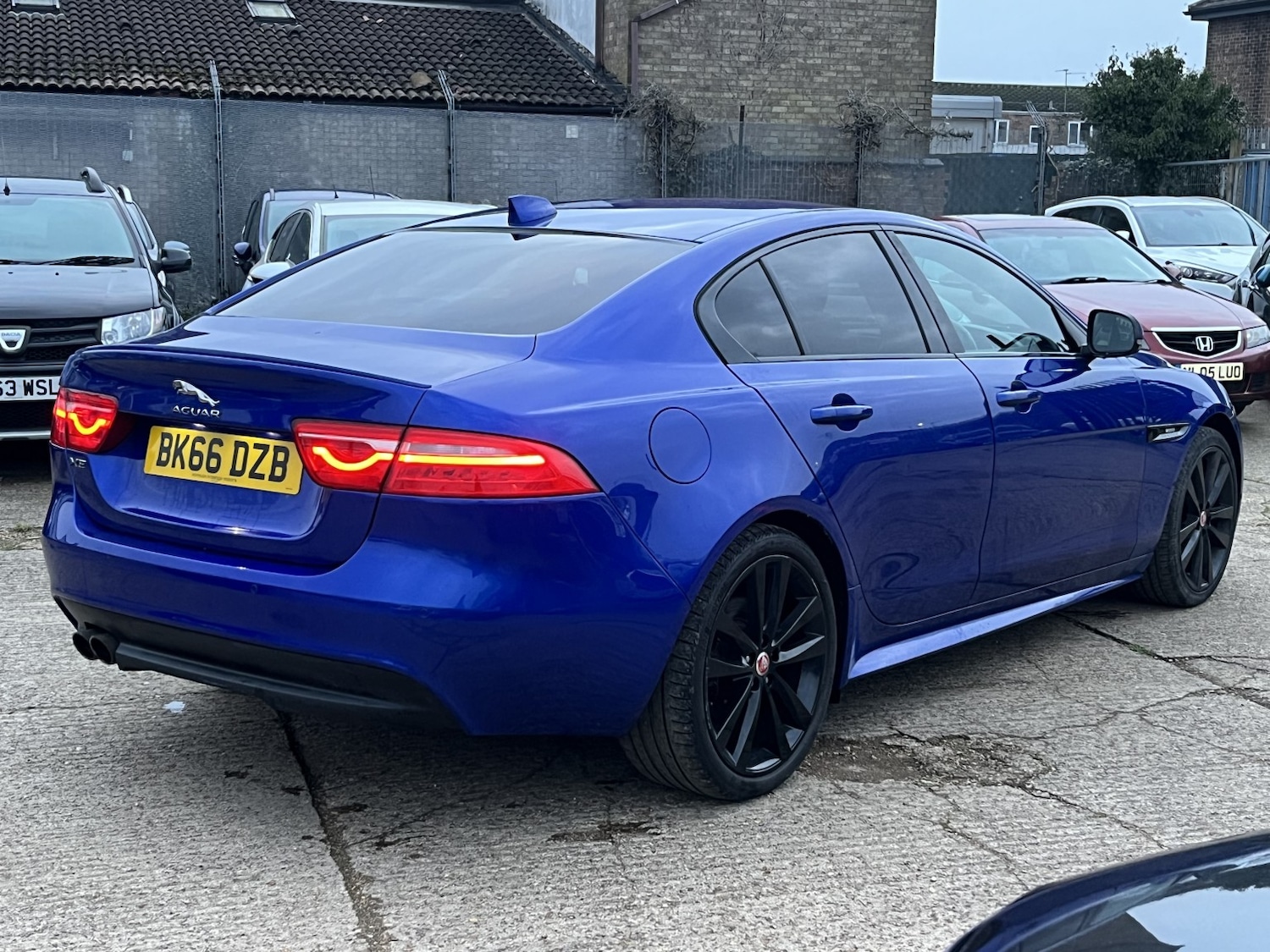 Used Jaguar XE 2016 for sale - 77400035: Photo 4