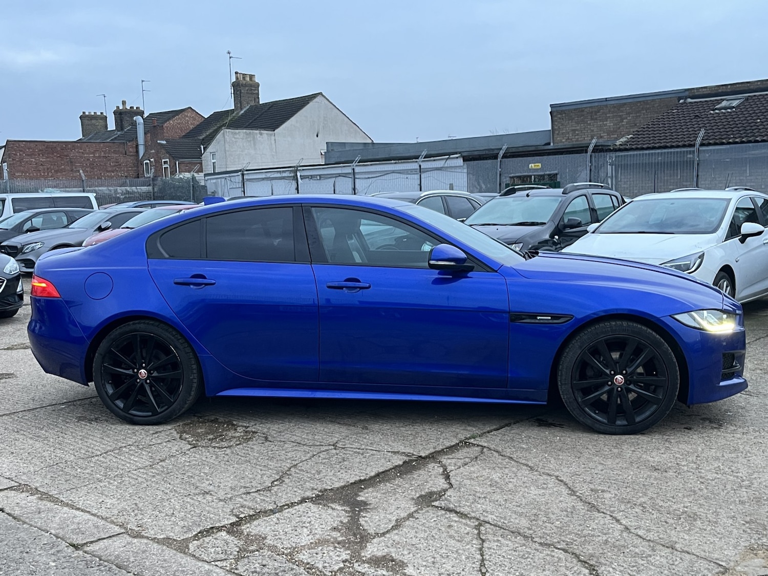 Used Jaguar XE 2016 for sale - 77400035: Photo 7