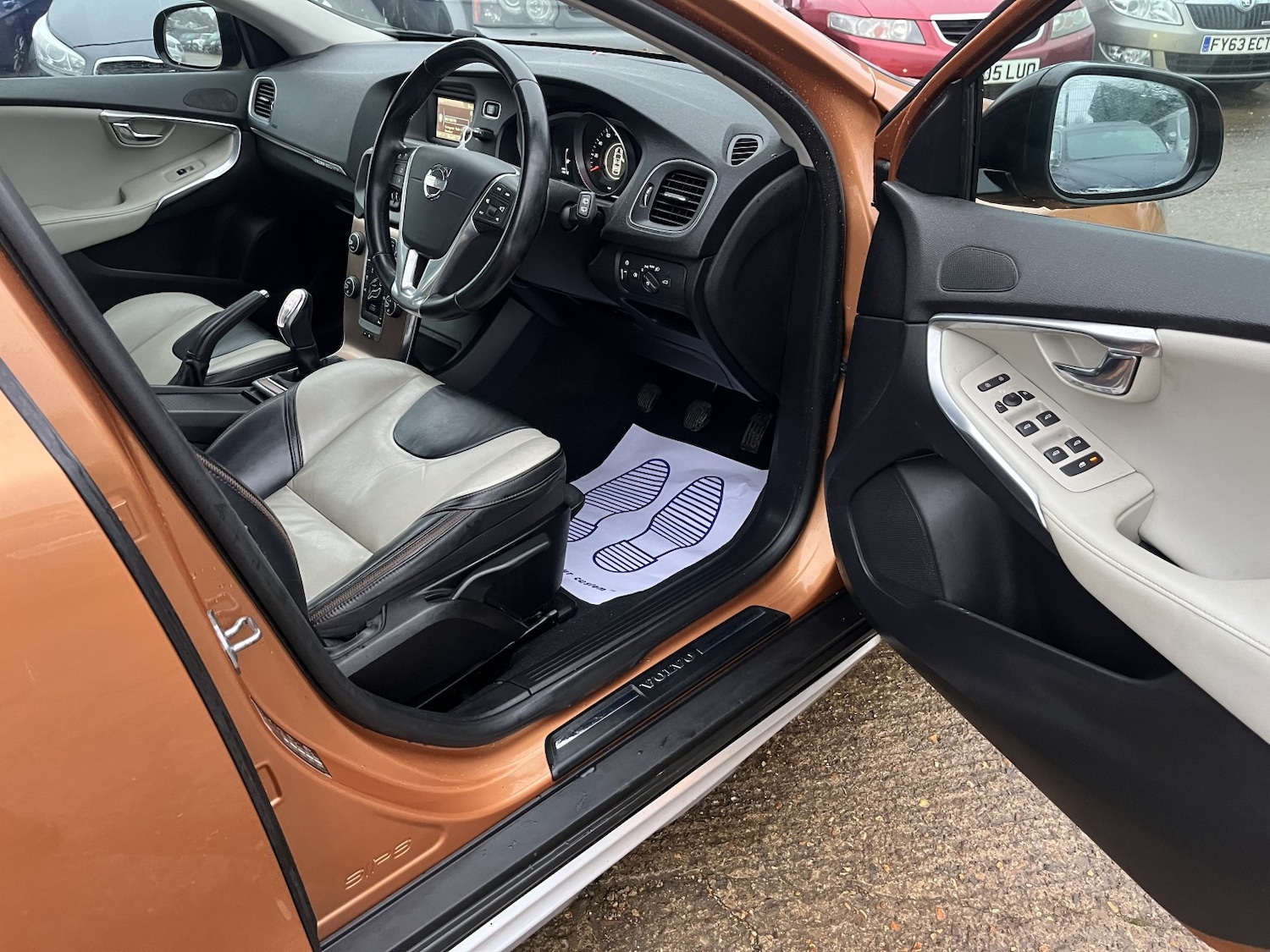 Used Volvo V40 2013 for sale - 77148185: Photo 11