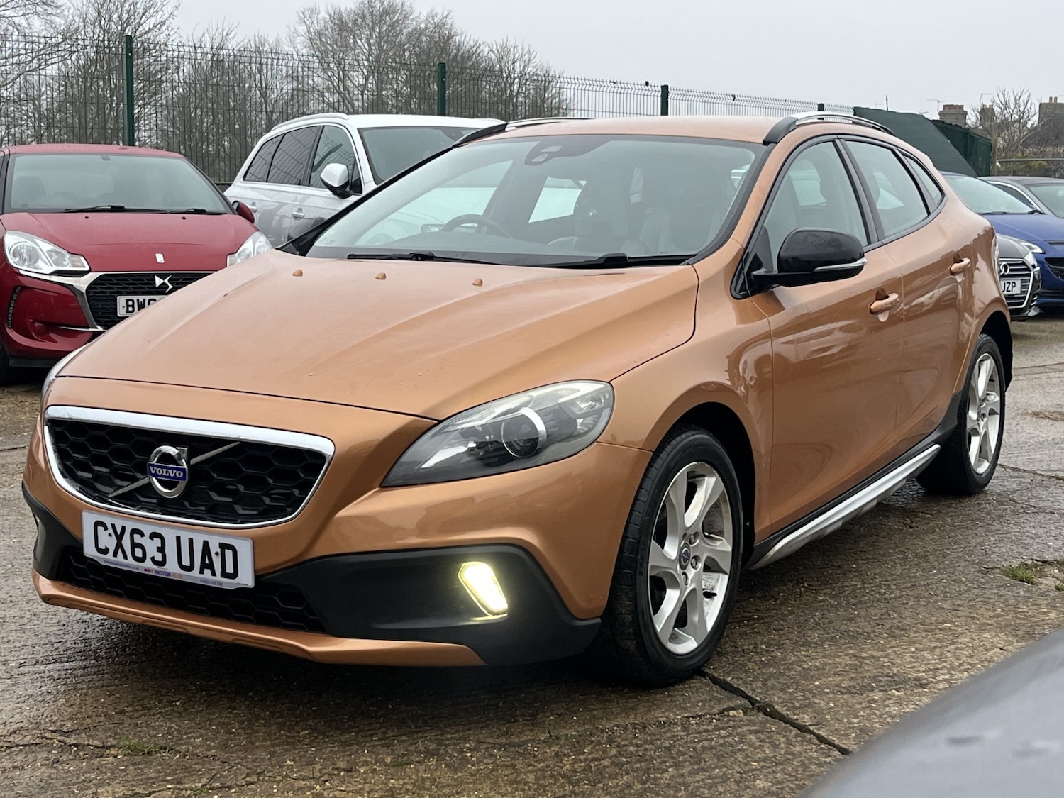 Used Volvo V40 2013 for sale - 77148185: Photo 2