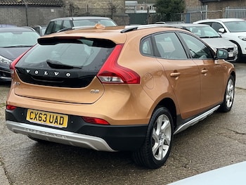 Used Volvo V40 2013 for sale - 77148185: Photo