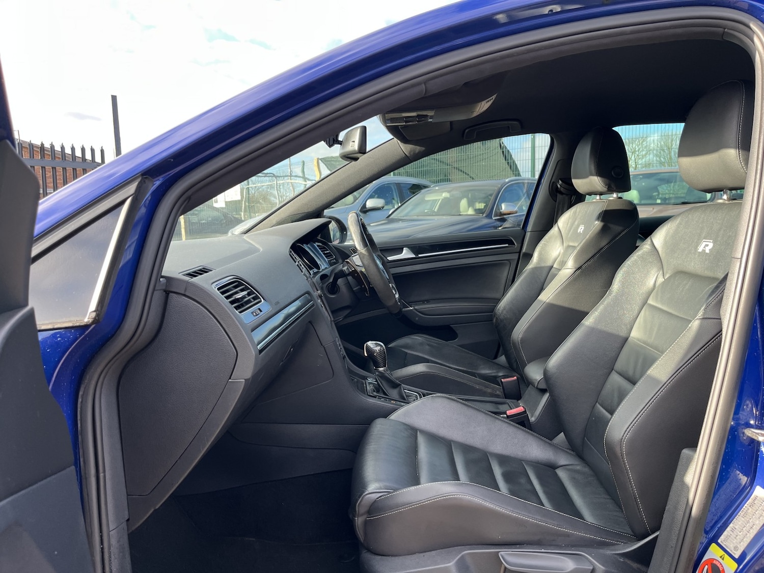 Used Volkswagen Golf 2016 for sale - 77729600: Photo 15