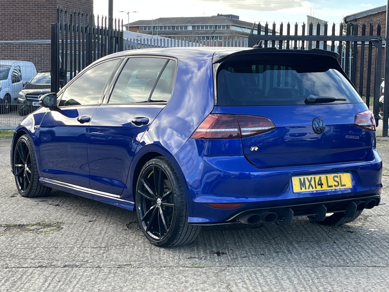 Used Volkswagen Golf 2016 for sale - 77729600: Photo 3