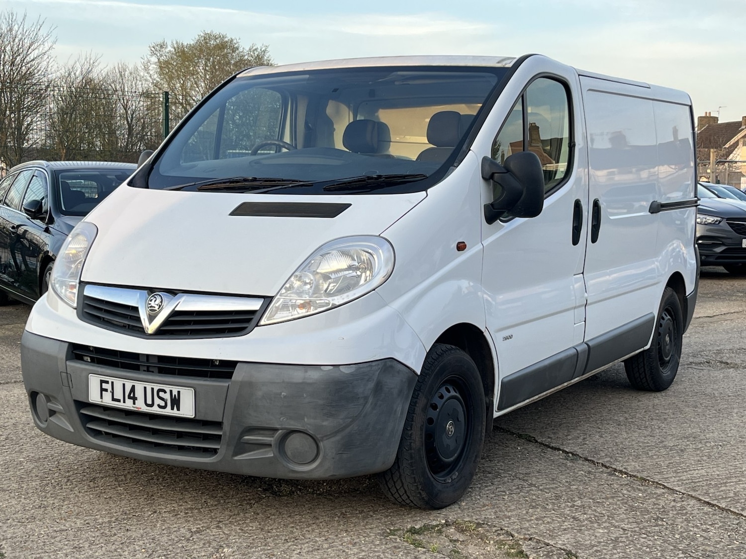Used Vauxhall Vivaro 2014 for sale - 77961975: Photo 2