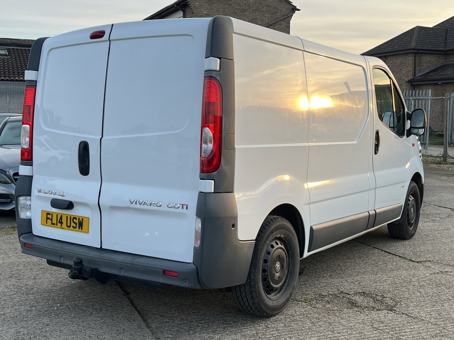 Used Vauxhall Vivaro 2014 for sale - 77961975: Photo 3