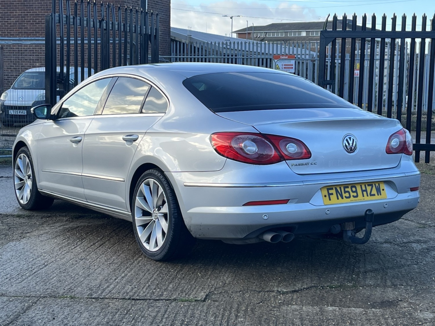 Used Volkswagen Passat 2009 for sale - 77135883: Photo 3