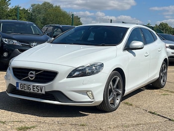 Used Volvo V40 2016 for sale - 75529806: Photo
