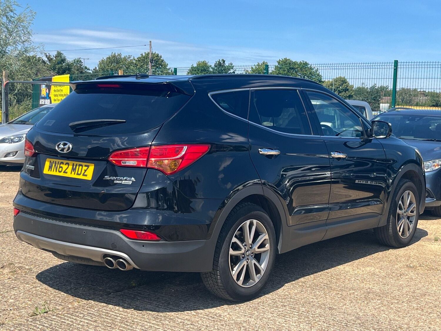Used Hyundai Santa Fe 2012 for sale - 77464964: Photo 3