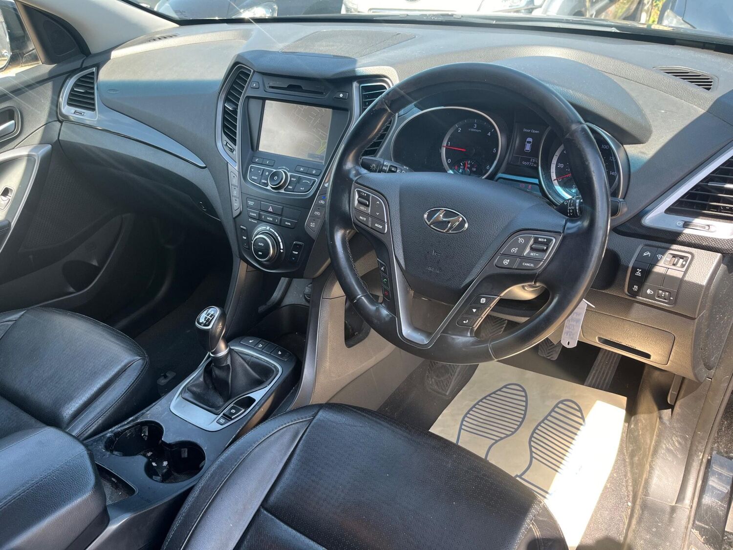 Used Hyundai Santa Fe 2012 for sale - 77464964: Photo 9