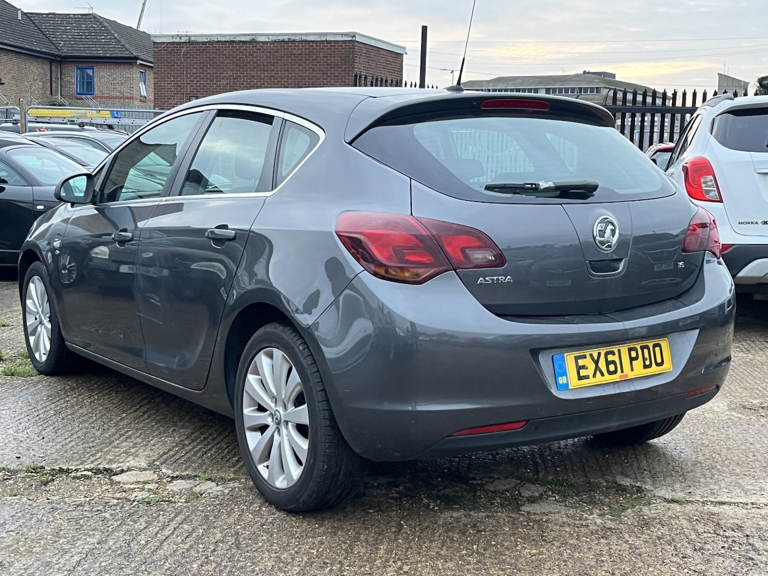 Used Vauxhall Astra 2011 for sale - 76571217: Photo 3