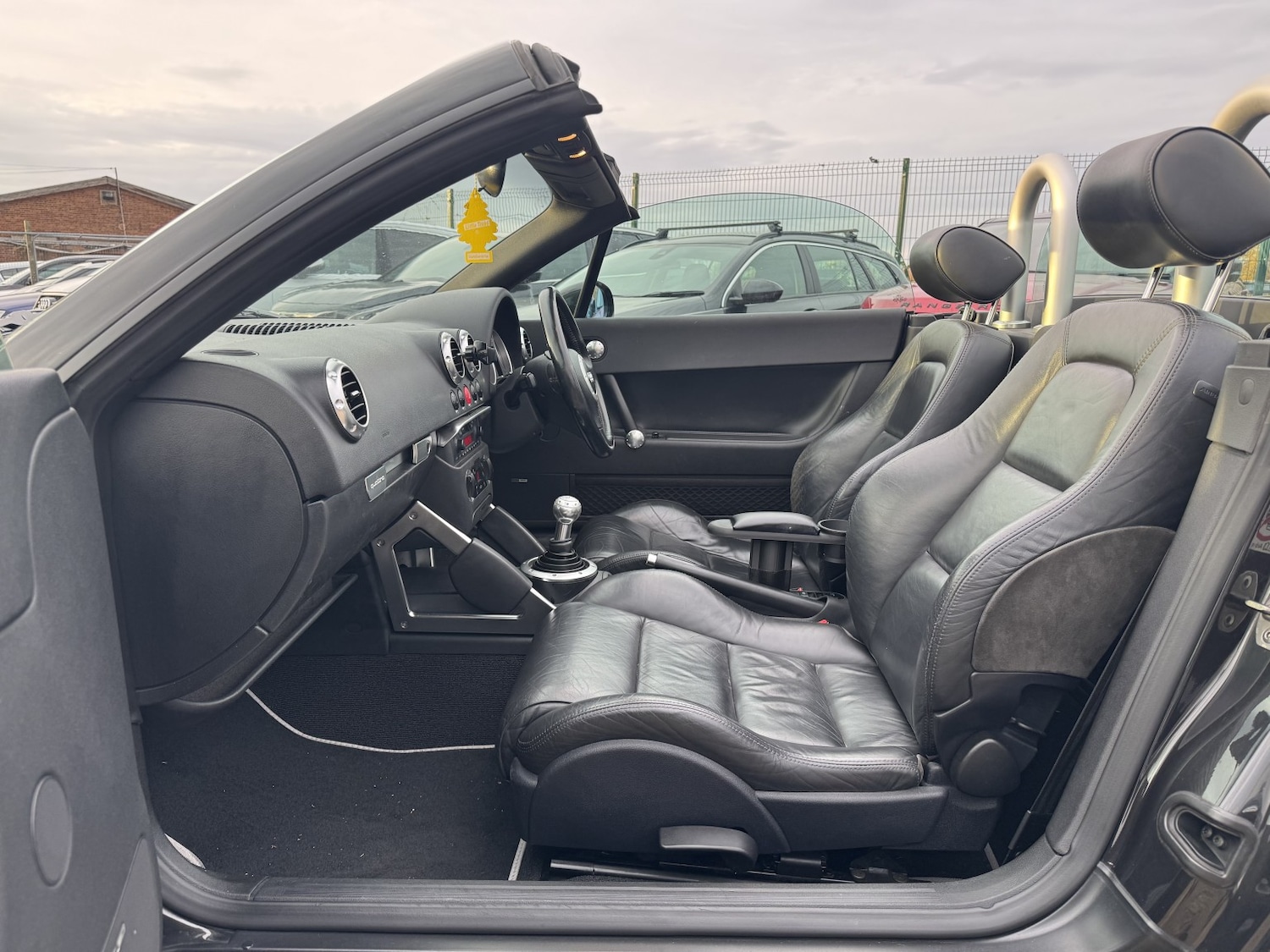 Used Audi TT 2002 for sale - 76799307: Photo 10