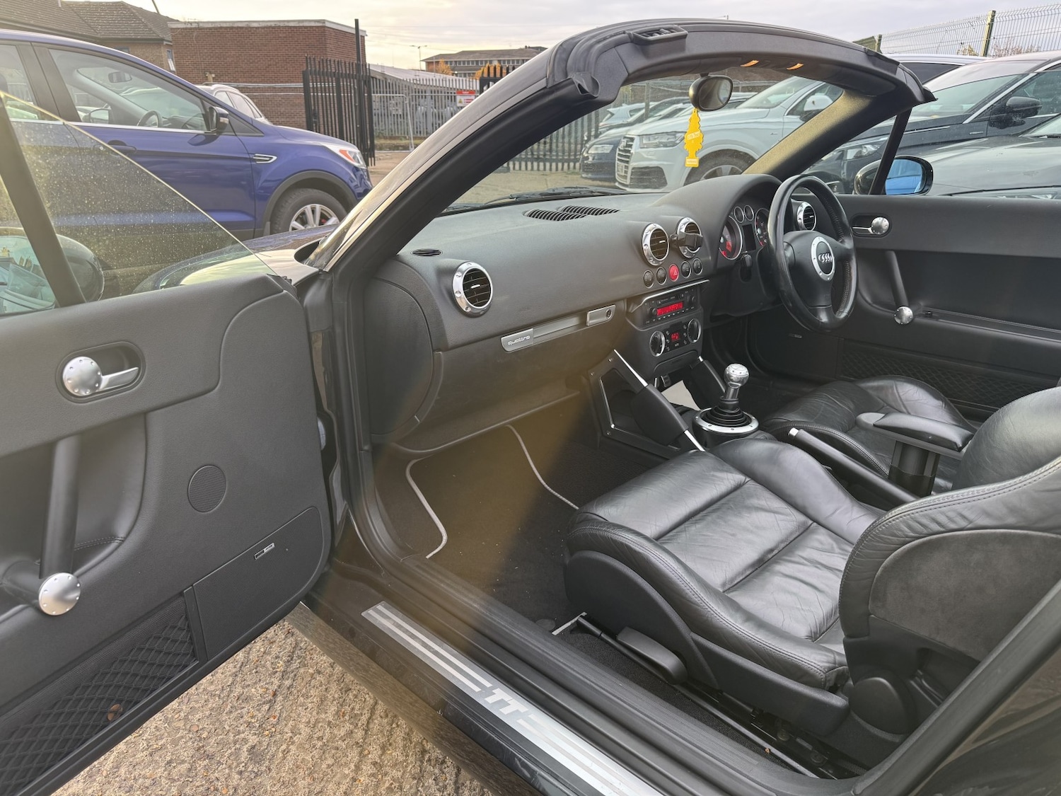 Used Audi TT 2002 for sale - 76799307: Photo 12