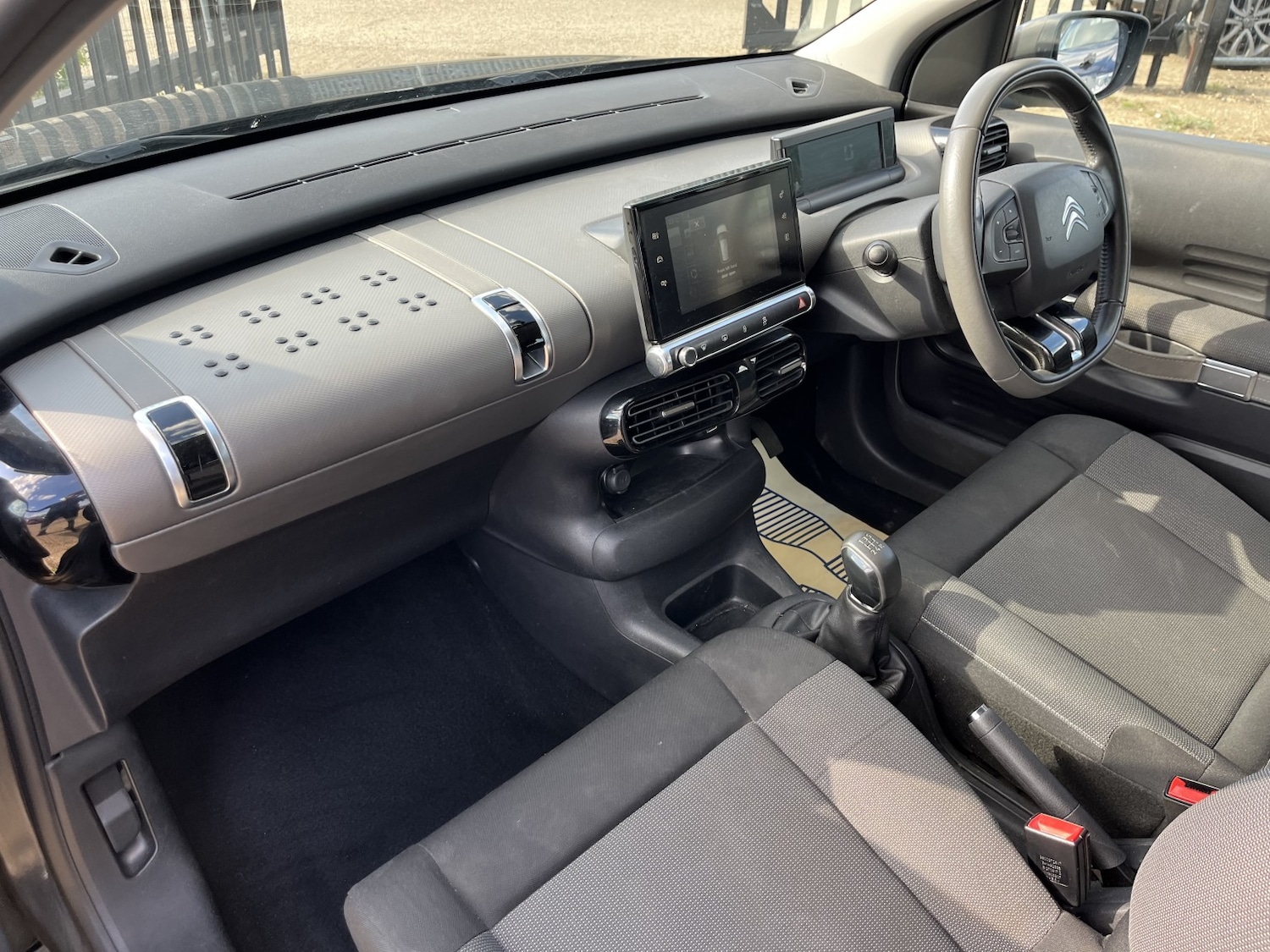 Used Citroen C4 Cactus 2017 for sale - 76128874: Photo 15